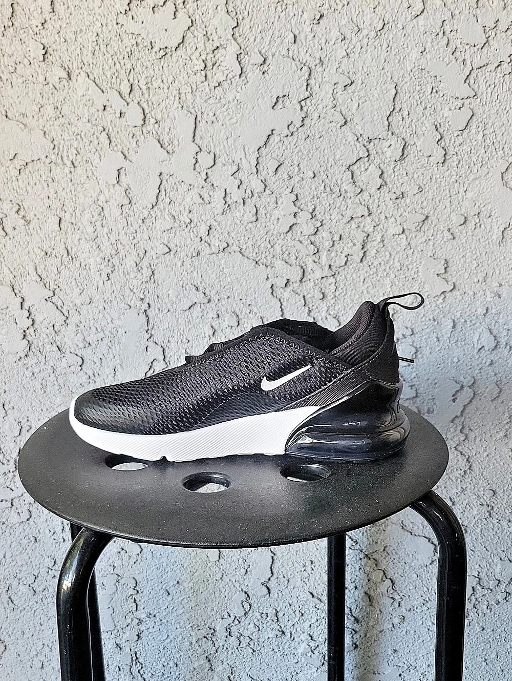 Nike Air Max 270 Kids Sneakers Black & White US 2.5Y Like New